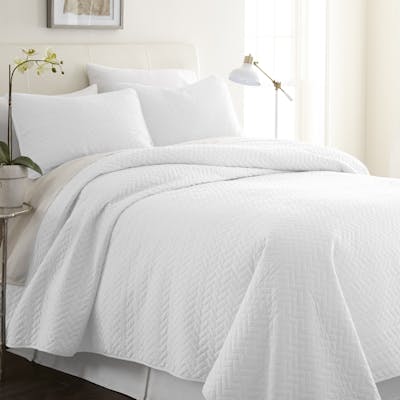 Premium Quilted Coverlet Sets - White, Queen, 3 Piece